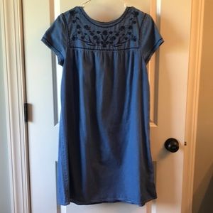 Size M denim dress